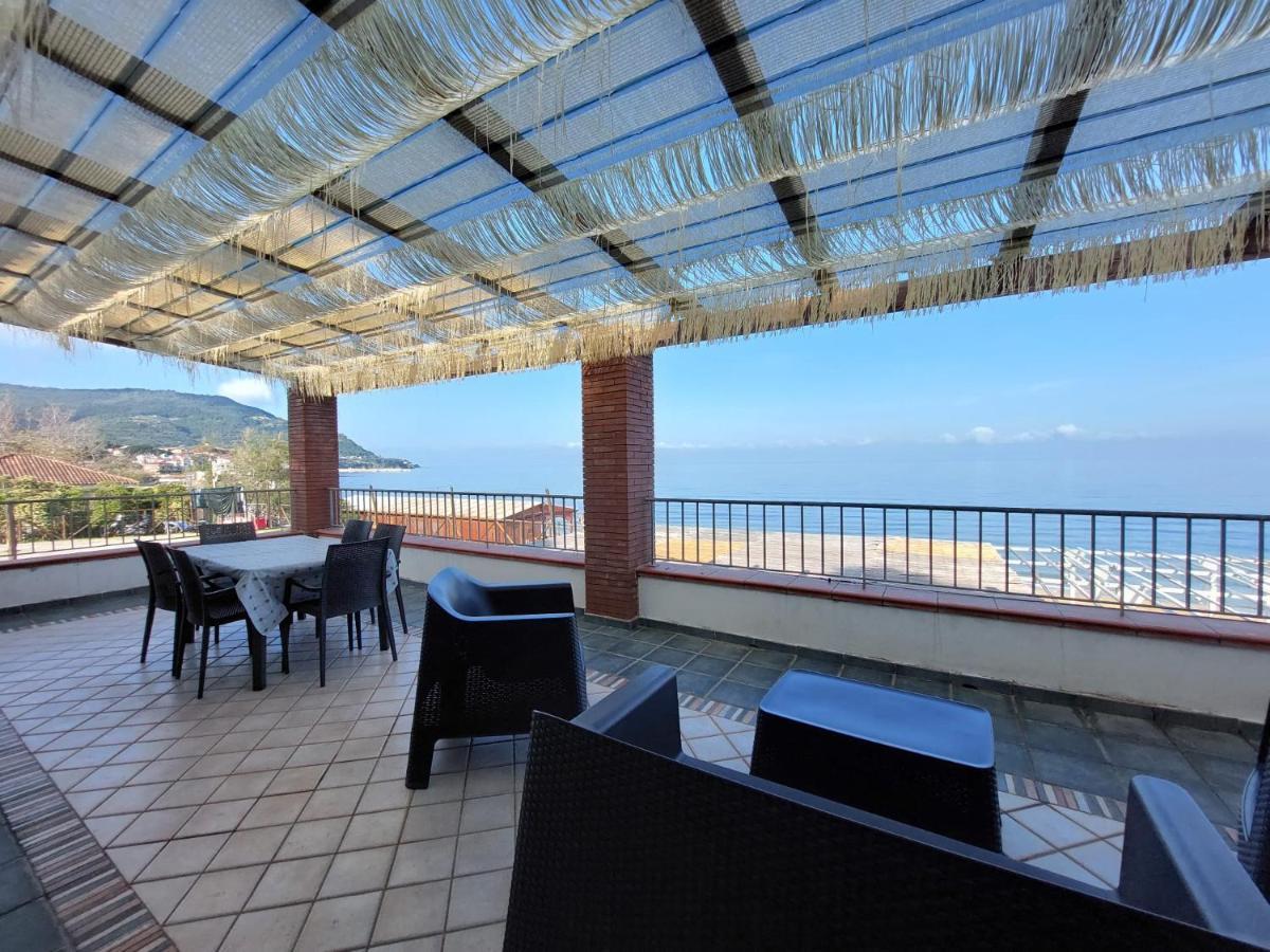 Waikiki Beach Apartments Santa Maria di Castellabate Zewnętrze zdjęcie